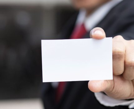 名片設計與印刷全攻略：打造專業且具特色的第一印象